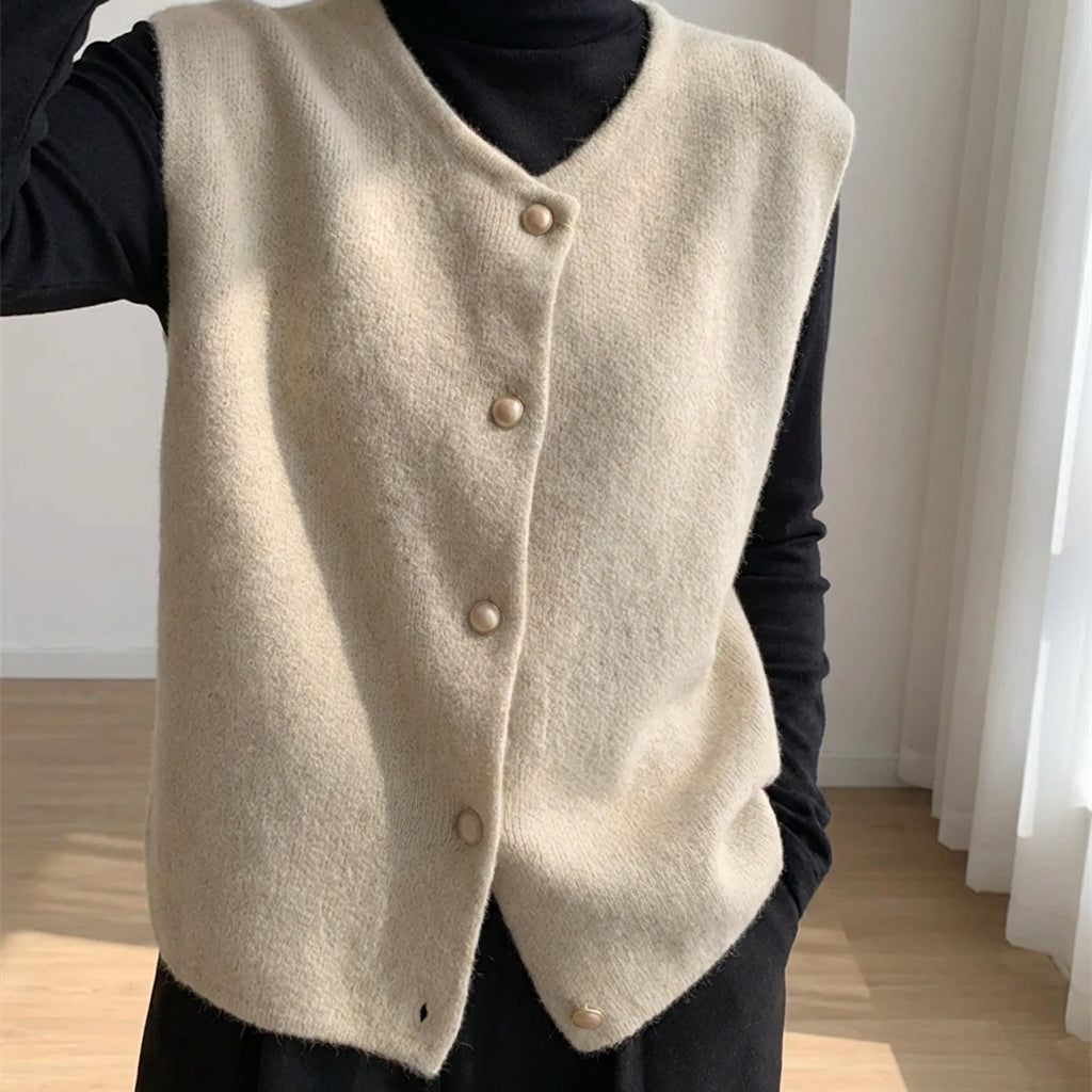 Nordspur | Avelune Sleeveless Button Cardigan
