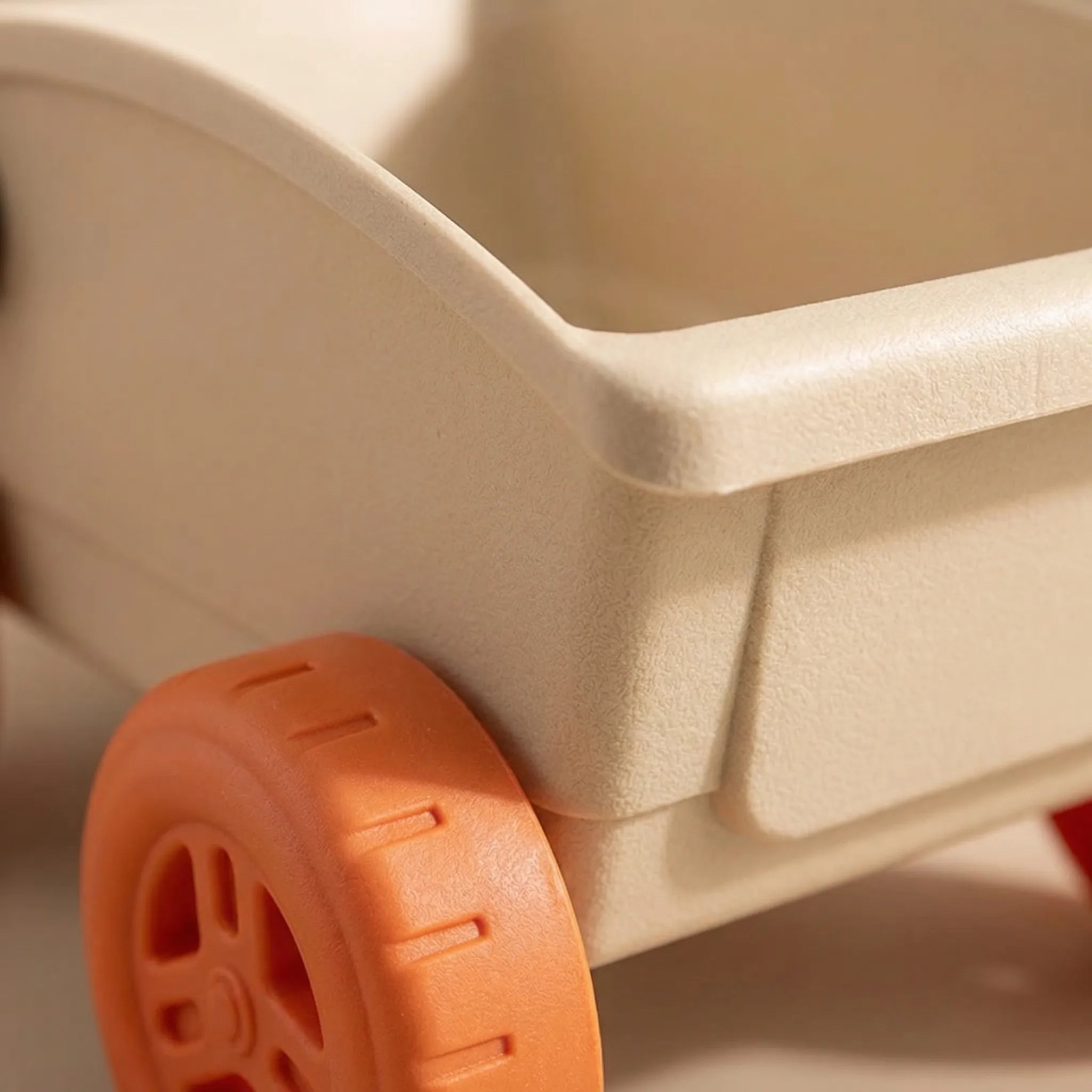 Kinder Strandspielset mit Trolley und Sandförmchen für kreatives Spielen