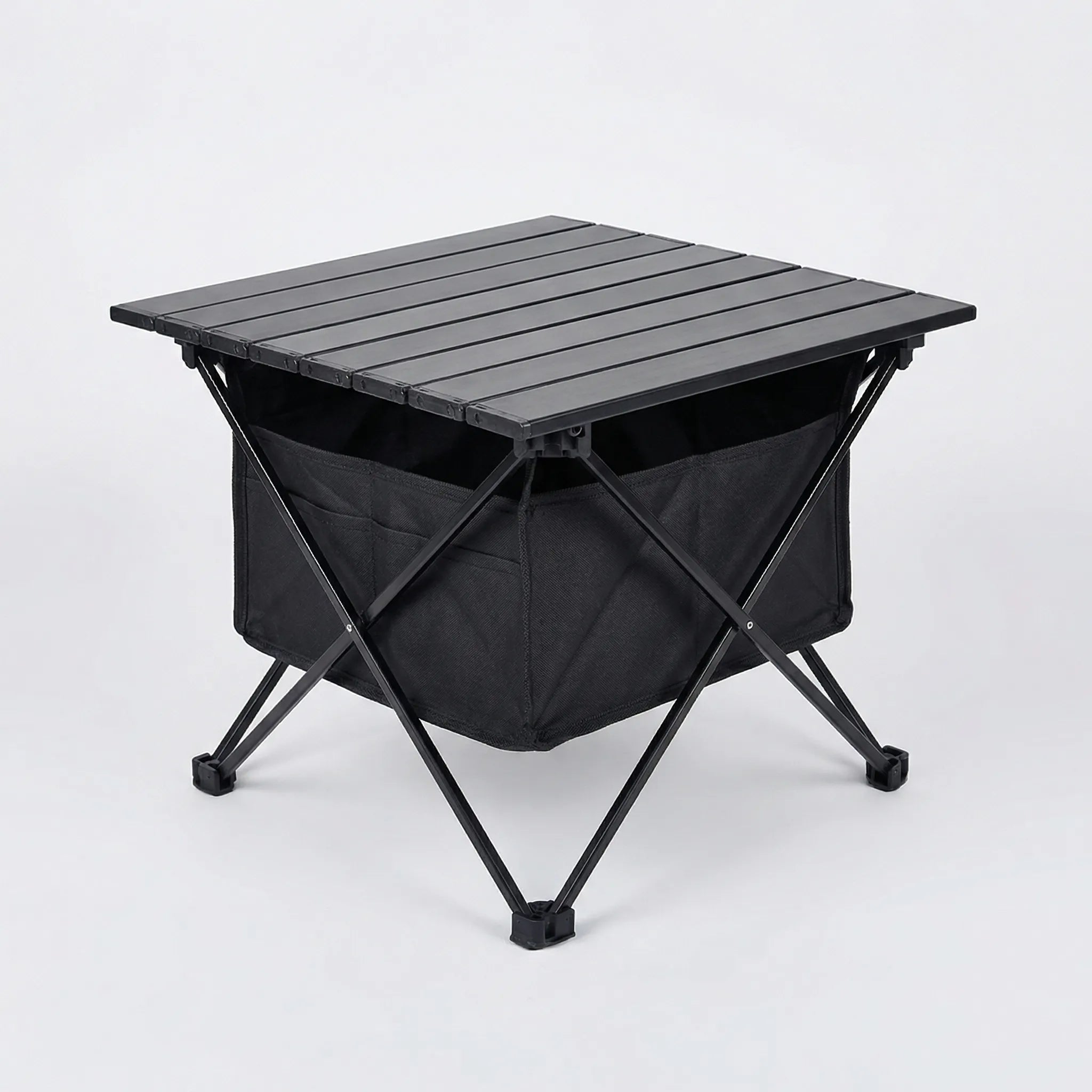 Klappbarer Campingtisch mit Lamellentischplatte und Transporttasche