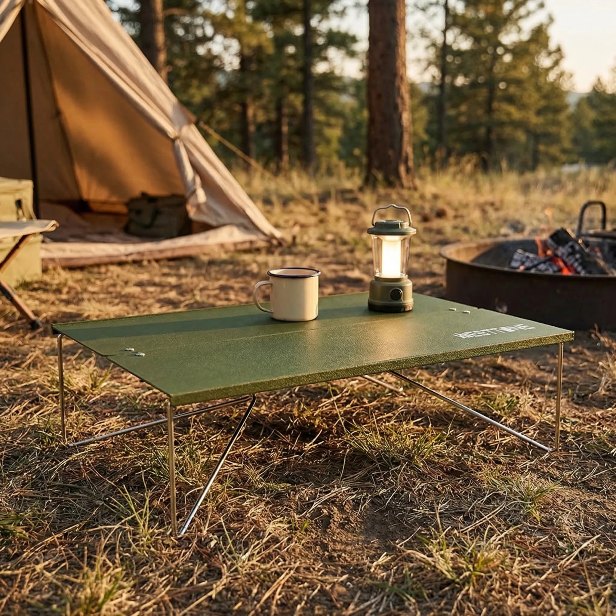 Ultraleichter Camping-Klapptisch mit Pop-up-Aufbau und stabiler Arbeitsfläche