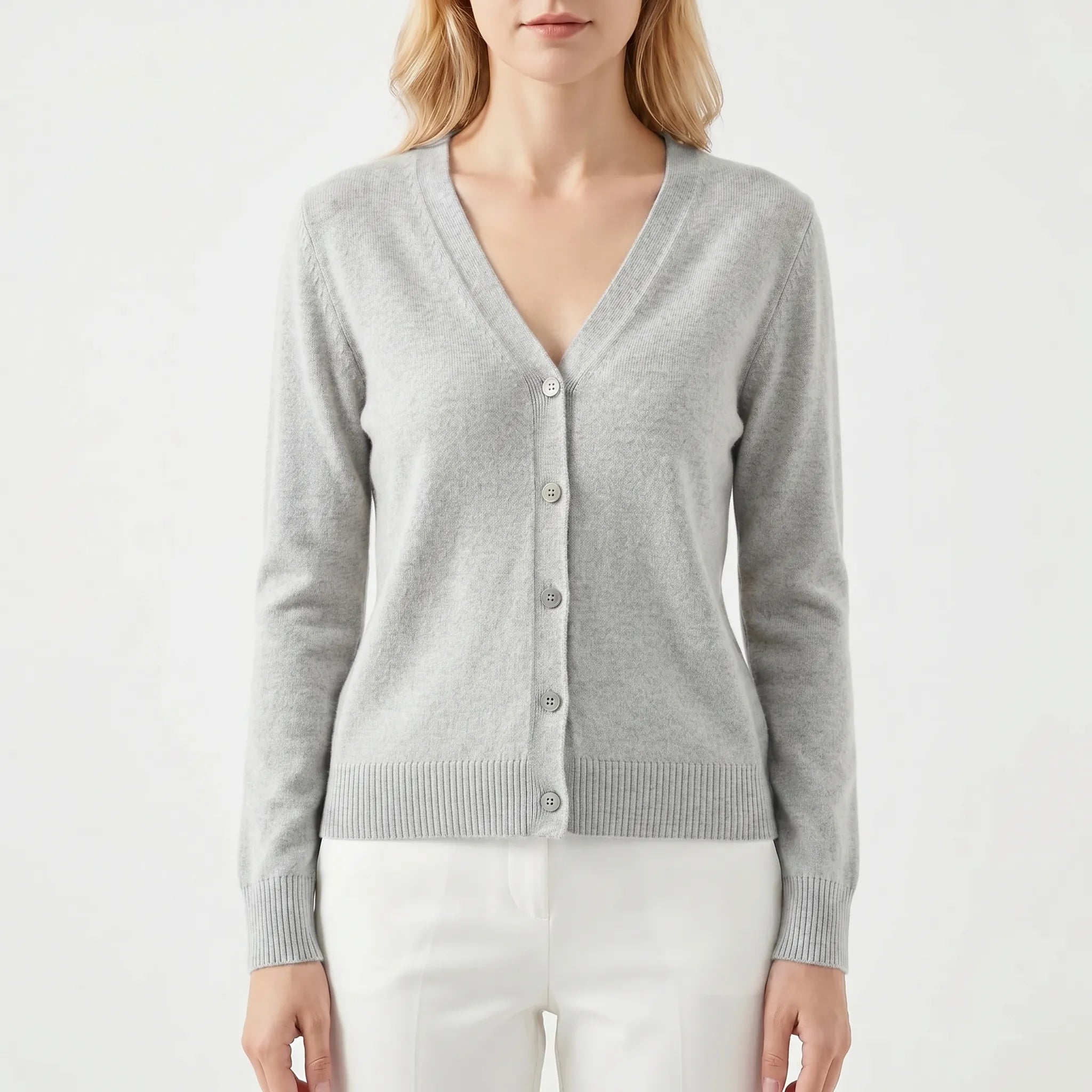 Feingestrickte Damenstrickjacke mit V-Ausschnitt und Knöpfen