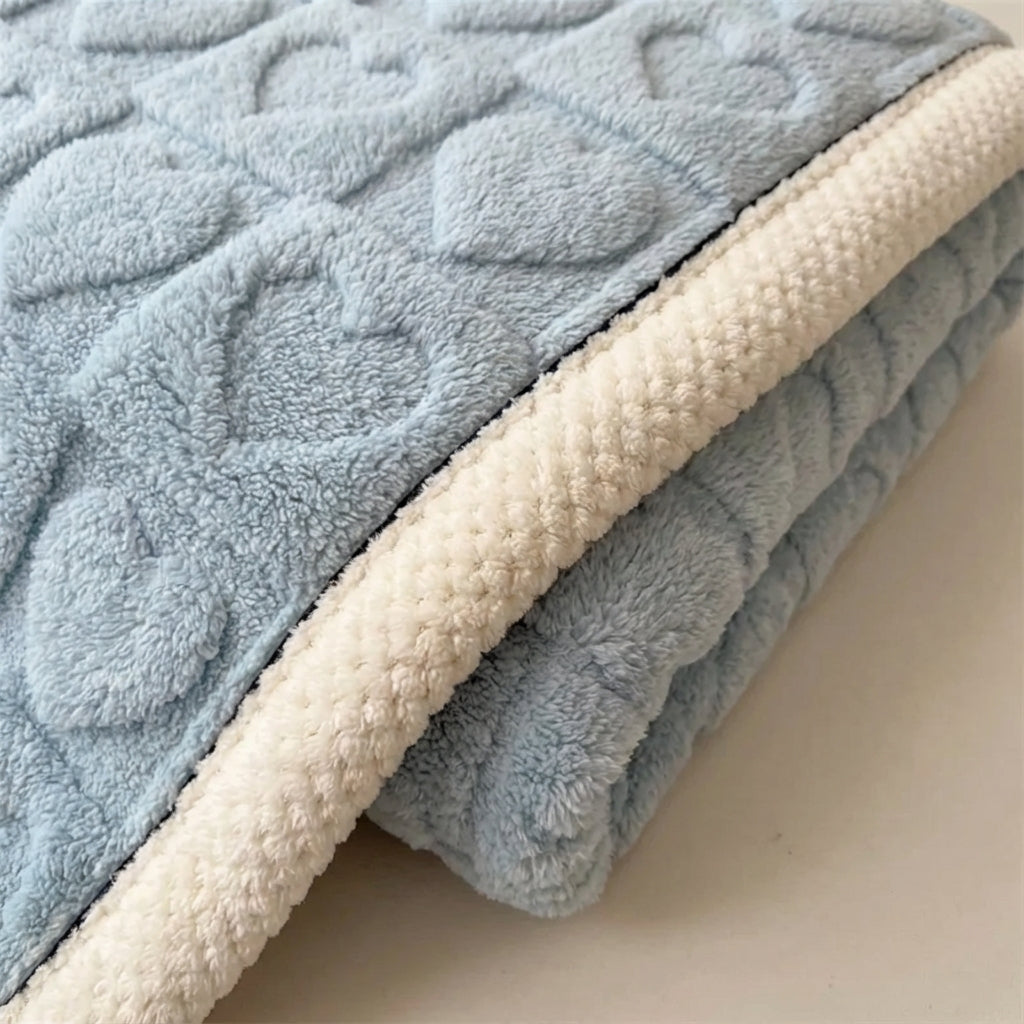 Leichte umkehrbare Wurfdecke mit flauschigem gestepptem Design