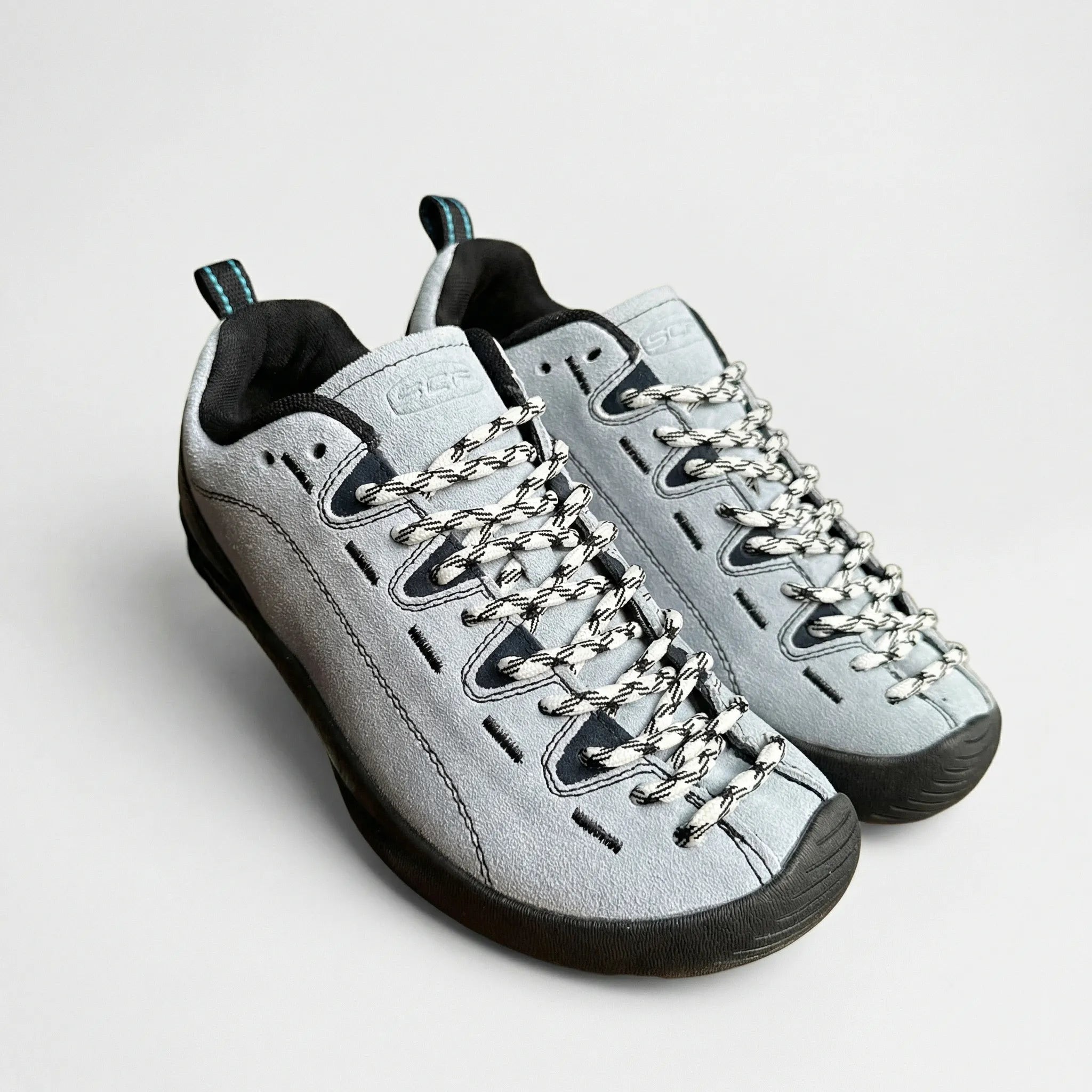 Herren-Kletterschuh mit rutschfester Sohle, Schnürverschluss und atmungsaktivem Obermaterial