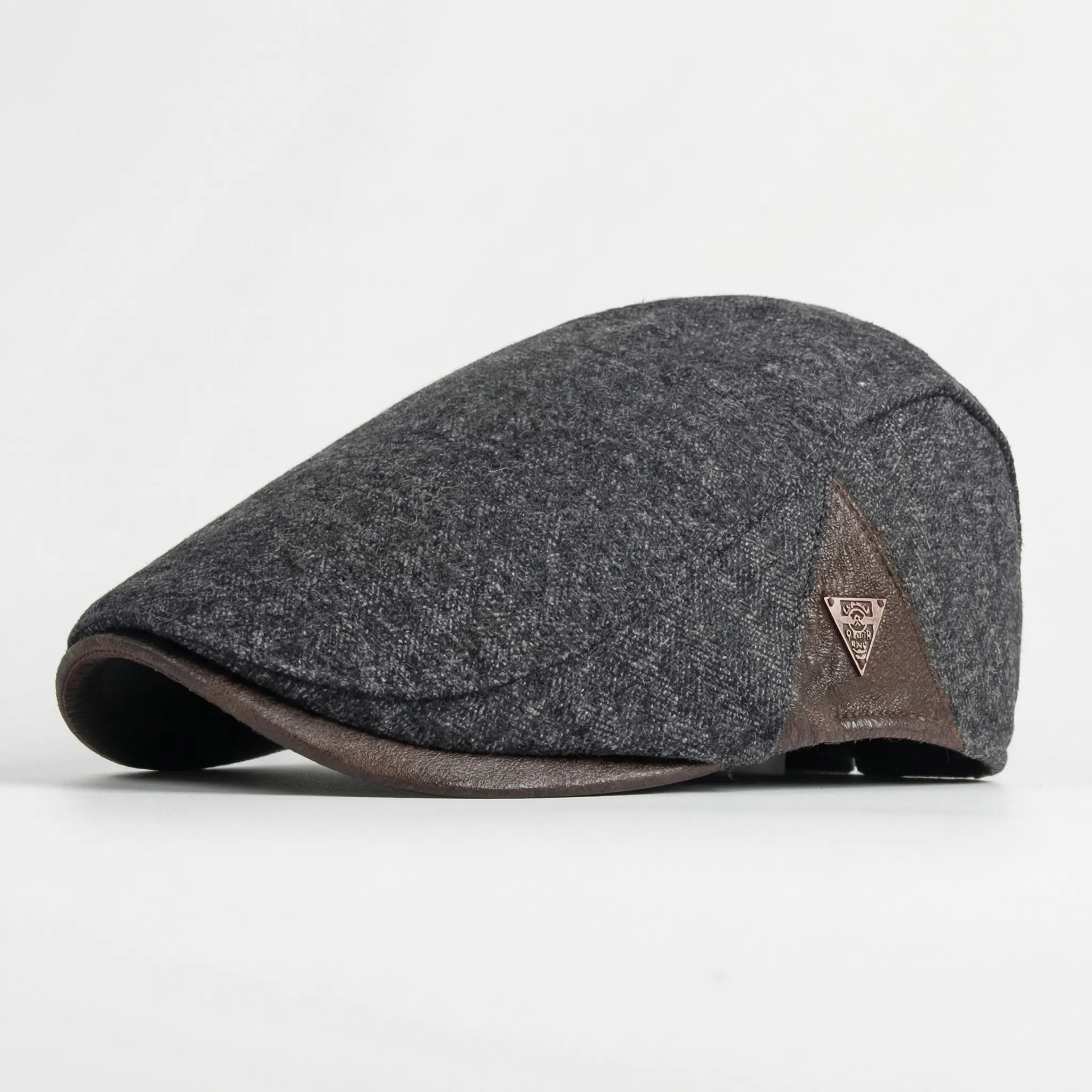 Herren Flat Cap im Fischgrätmuster mit Metallabzeichen