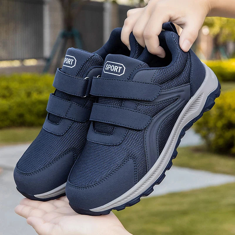 Breiter Orthopädischer Gehschuh mit Klettverschlüssen und gepolsterter Sohle