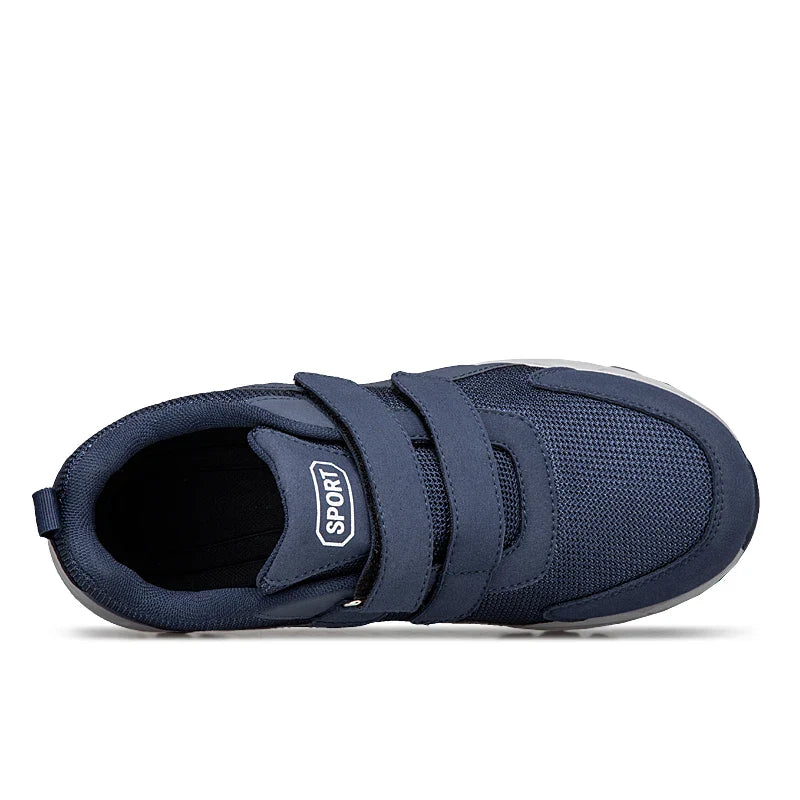 Breiter Orthopädischer Gehschuh mit Klettverschlüssen und gepolsterter Sohle