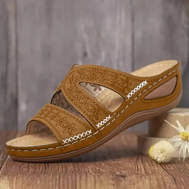 Keilabsatz-Sandale mit offener Zehenpartie, Vintage-Blumenmuster