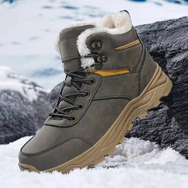 Knöchelhohe Winterstiefel mit rutschfester Sohle und wärmender Polsterung