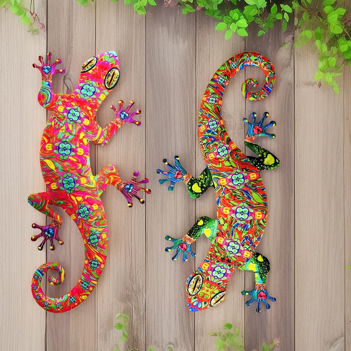 Gecko-Wandskulpturen mit lebendiger Bemalung und Wirbelmuster