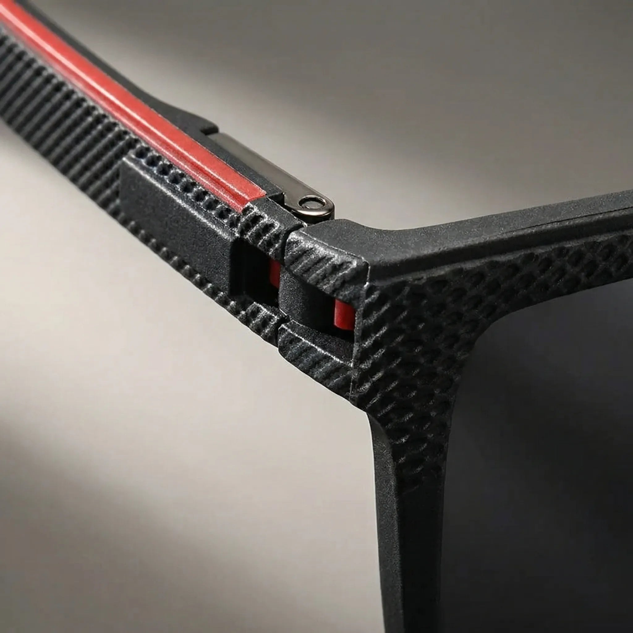 Quadratische Sonnenbrille mit polarisierten Gläsern und Federscharnieren