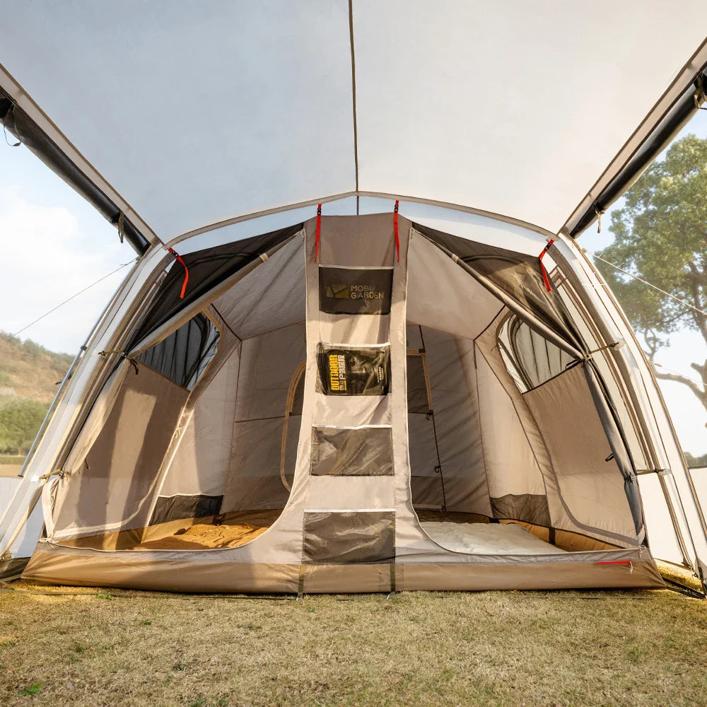 Geräumiges Tunnelzelt für Familien-Camping mit großem Gemeinschaftsbereich