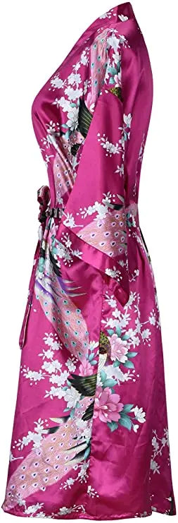 Kurzer Blüten-Kimono-Bademantel mit zartem Glanzfinish und knielangem Schnitt