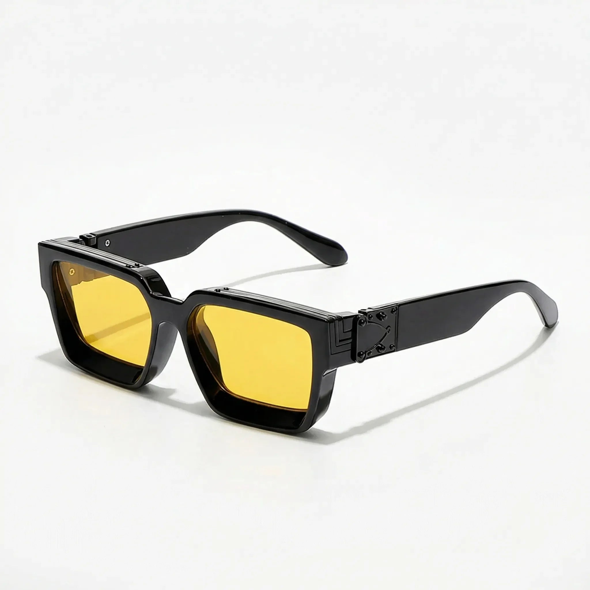 Übergroße quadratische Sonnenbrille mit poliertem Rahmen