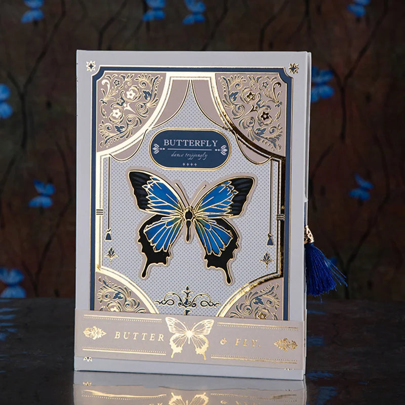 Hardcover-Notizbuch mit Schmetterlingsillustration und metallischen Akzenten