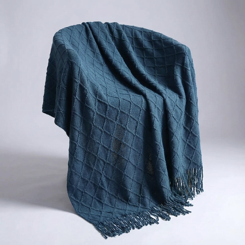 Übergroße Strickwurfdecke mit Quastenkanten und strukturiertem Gewebe
