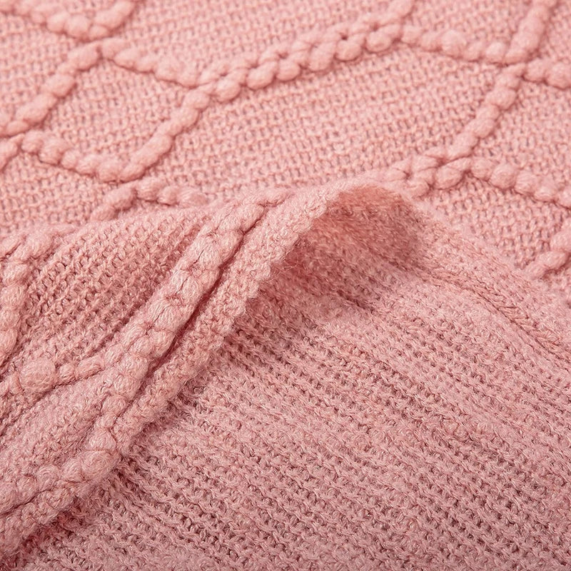 Übergroße Strickwurfdecke mit Quastenkanten und strukturiertem Gewebe