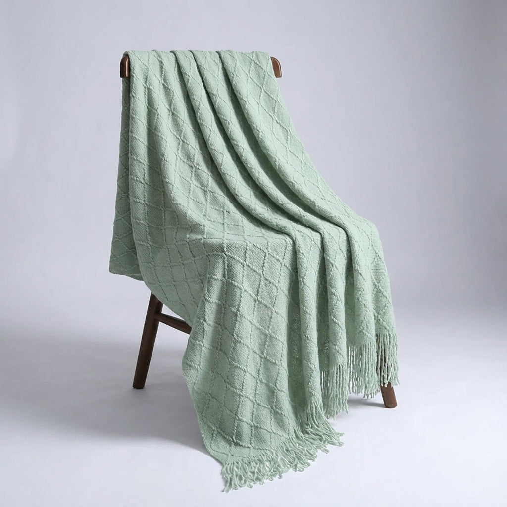 Übergroße Strickwurfdecke mit Quastenkanten und strukturiertem Gewebe