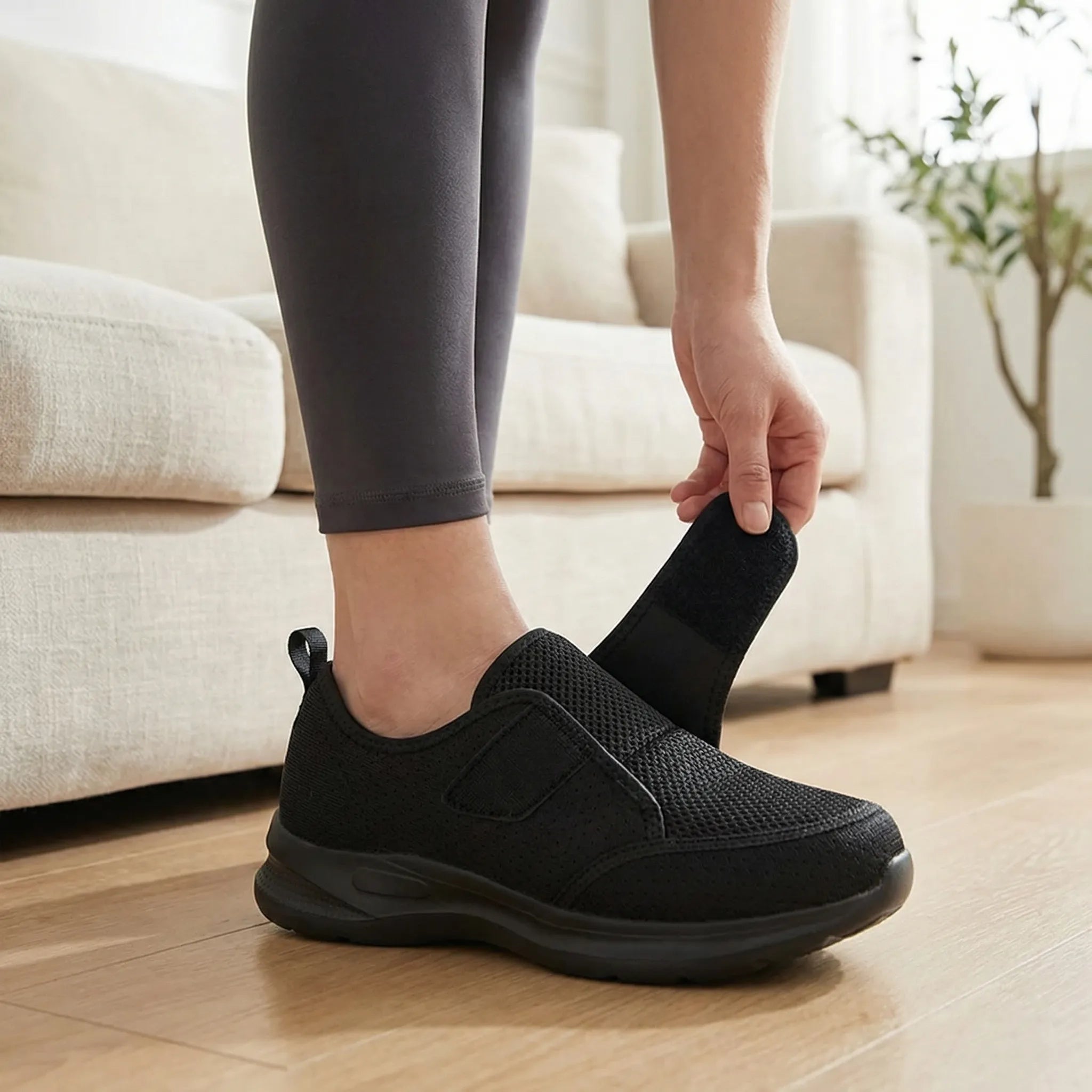 Weitschaftschuh mit Klettverschluss, atmungsaktiver Netzschaft für geschwollene Füße
