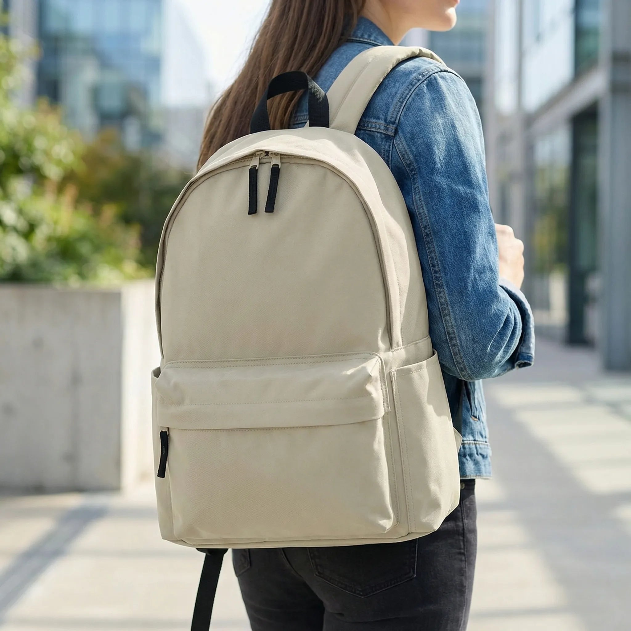 Alltags-Rucksack mit mehreren Fächern und gepolsterten Schultergurten