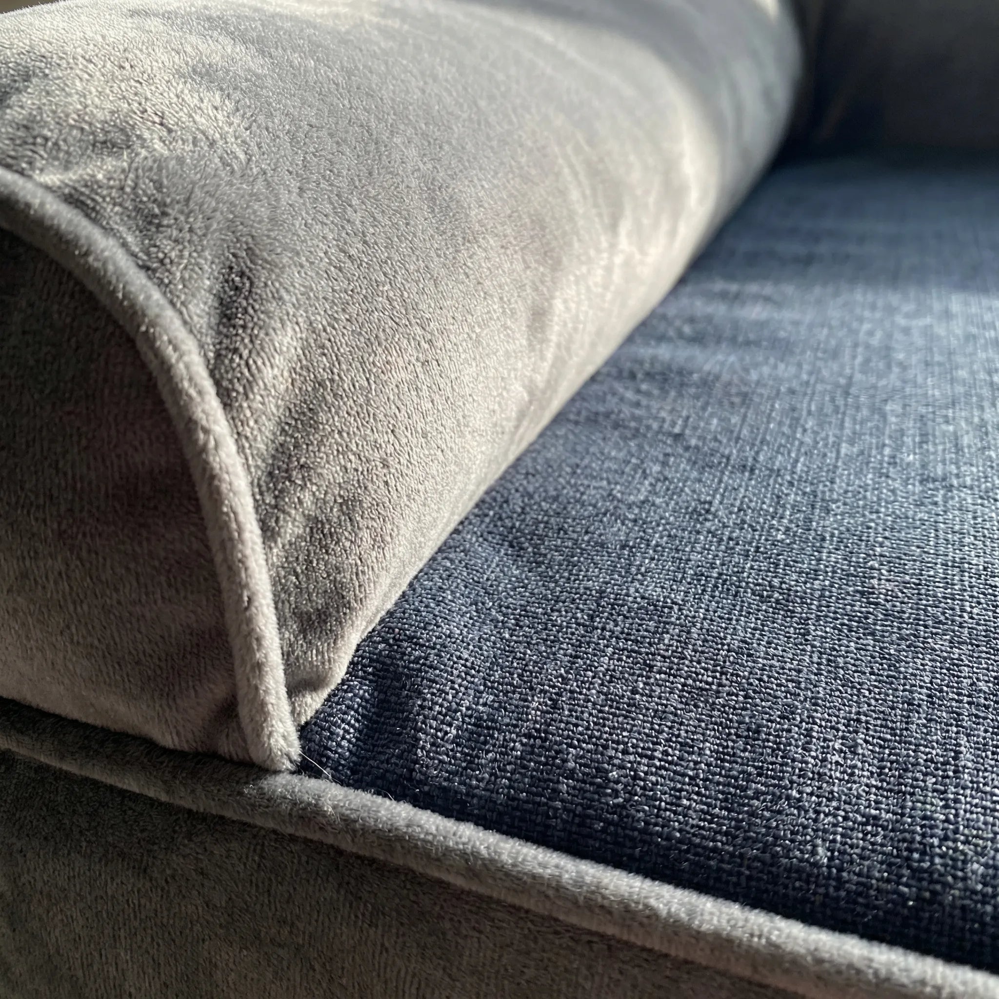 Orthopädisches Hundebett Sofa-Stil mit waschbarem Bezug und stützender Schaumstoffbasis