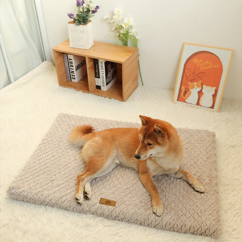 Orthopädische Hundematte mit Kunstfellbezug, waschbar und rutschfest