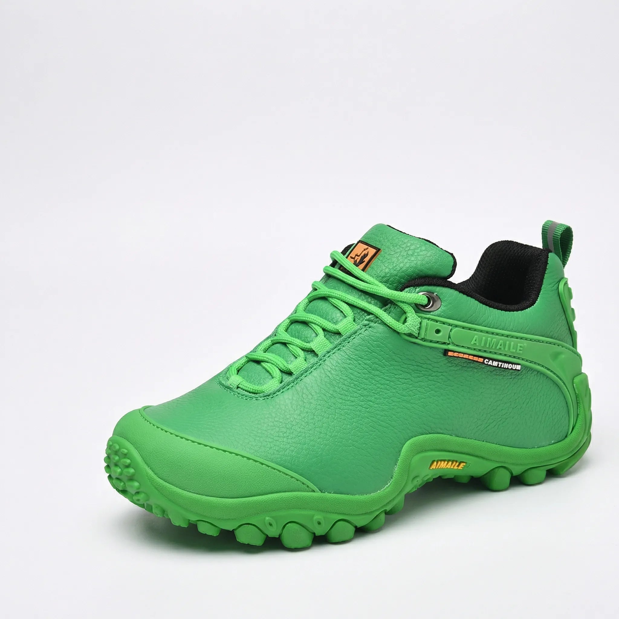Wasserdichte Wanderschuhe mit Knöchelstütze und tiefem Profil für Bergwege