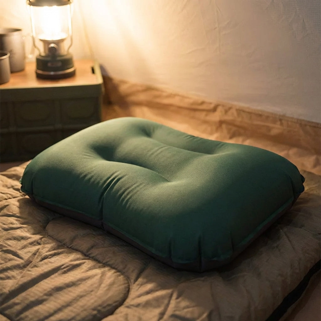Ultraleichtes Campingkissen selbstaufblasbar mit ergonomischer Stütze