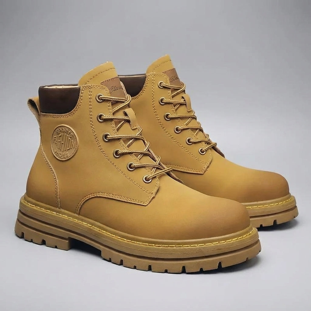 Hochschaftige Schnürstiefel mit strukturierter Sohle und Stichnähtkonstruktion