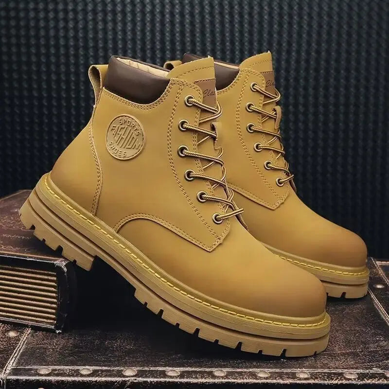 Hochschaftige Schnürstiefel mit strukturierter Sohle und Stichnähtkonstruktion