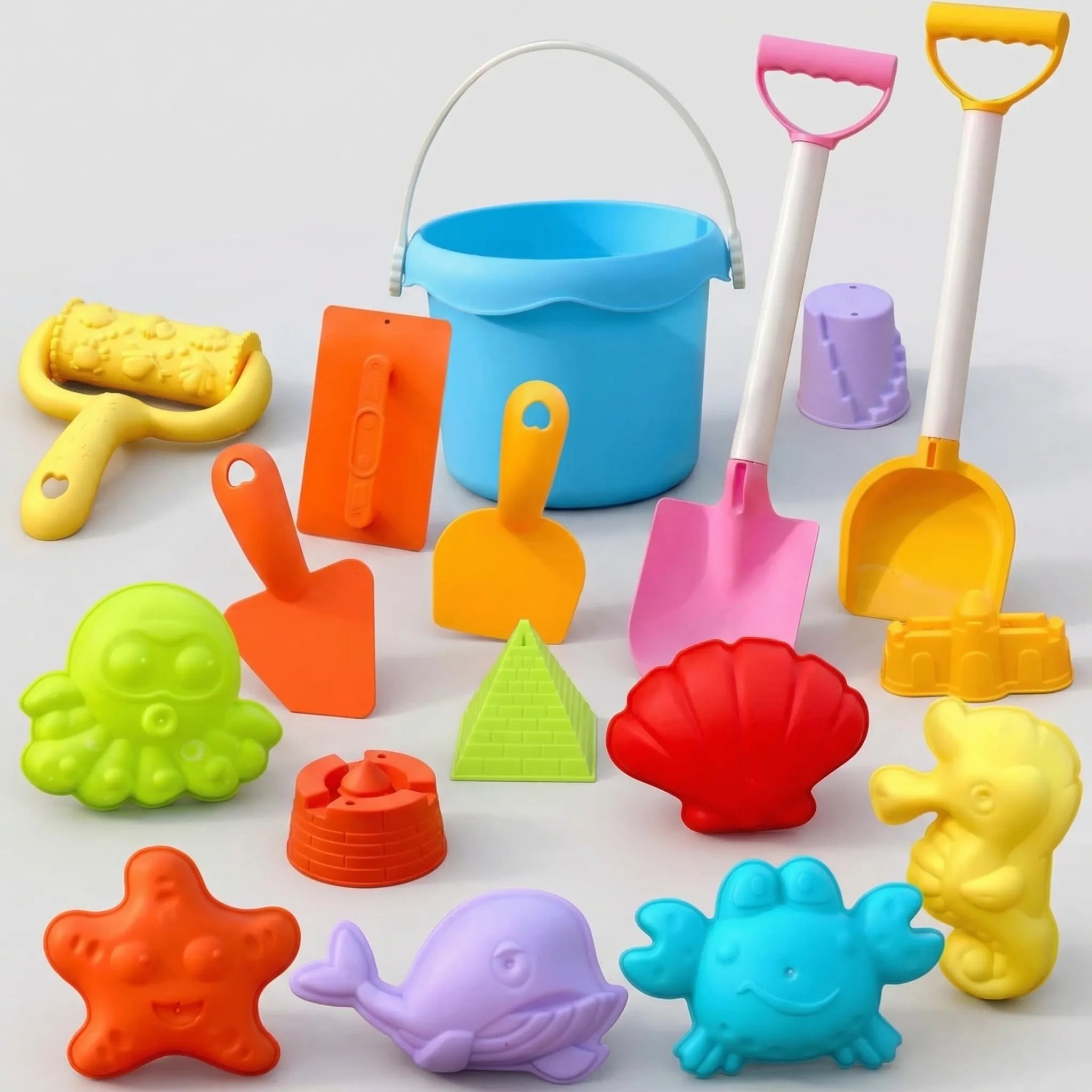 Kinder Strandspielzeug Set mit Lastwagen, Eimern und Sandformen