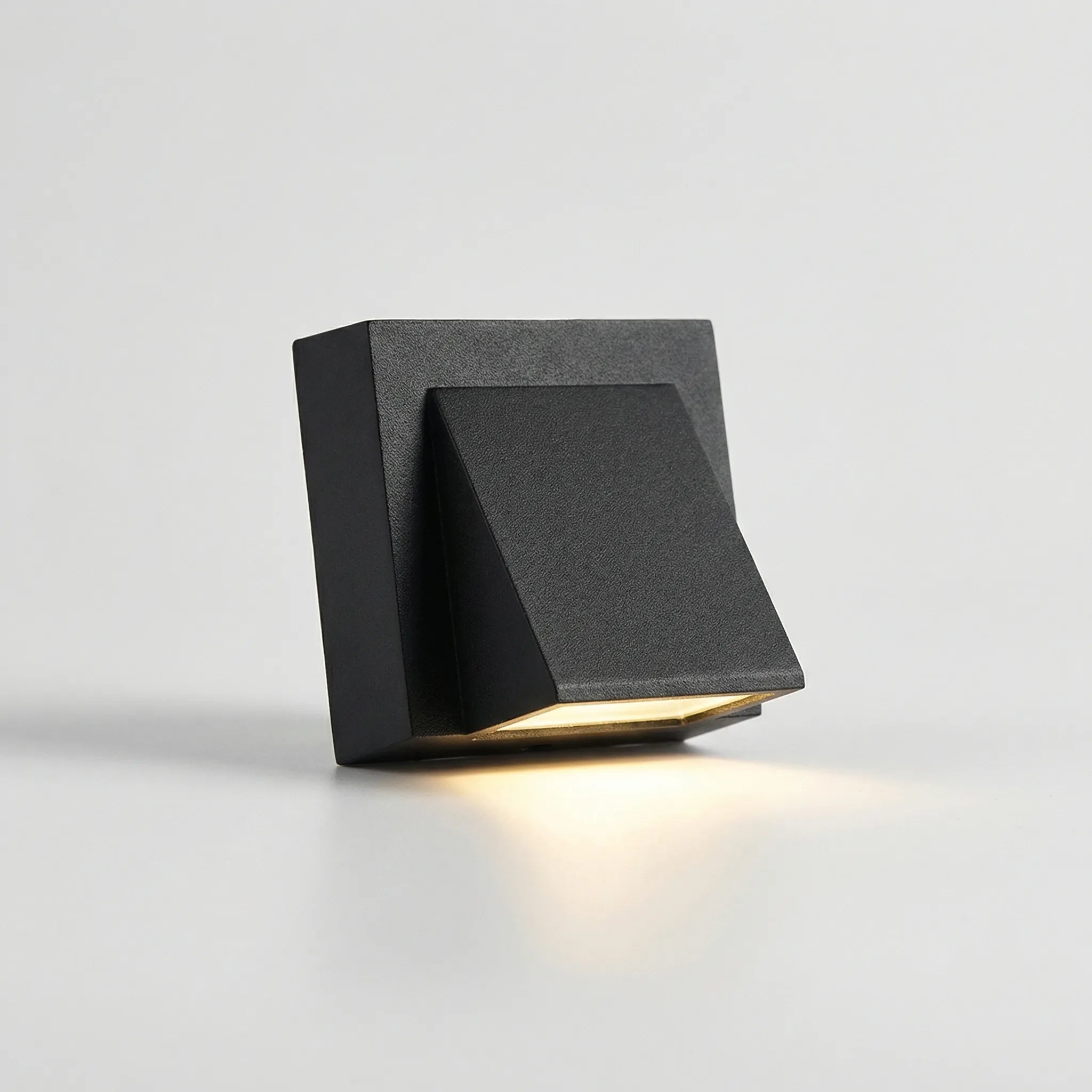 Nordspur | Sconcera IP65-Rated Outdoor Wall Sconce