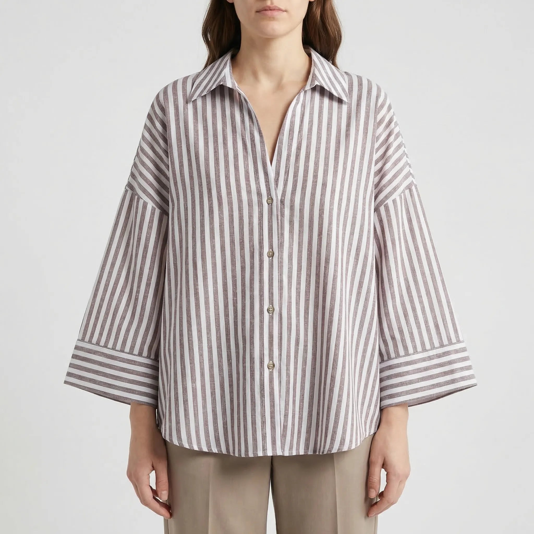 Breitleinen-Bluse mit asymmetrischem Saum und Johnny-Kragen Knopfleiste