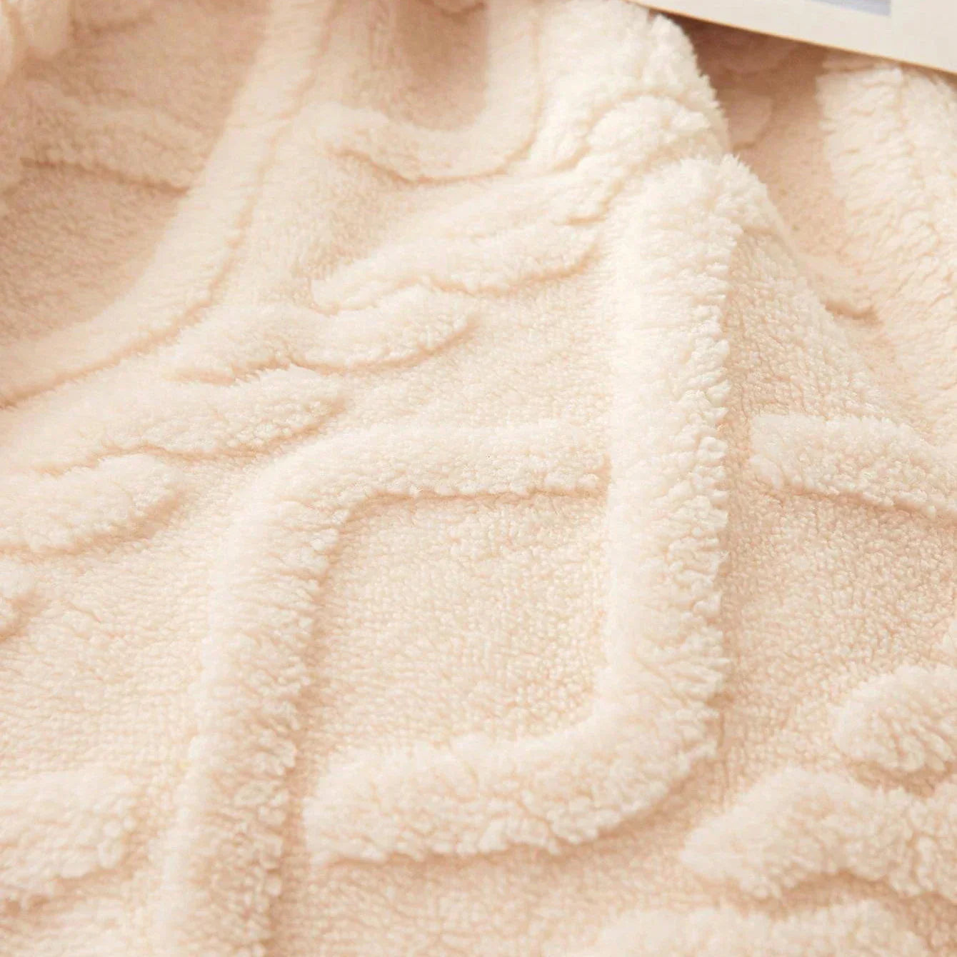 Leichte Korallenfleece-Decke mit Jacquard-Textur tragbar