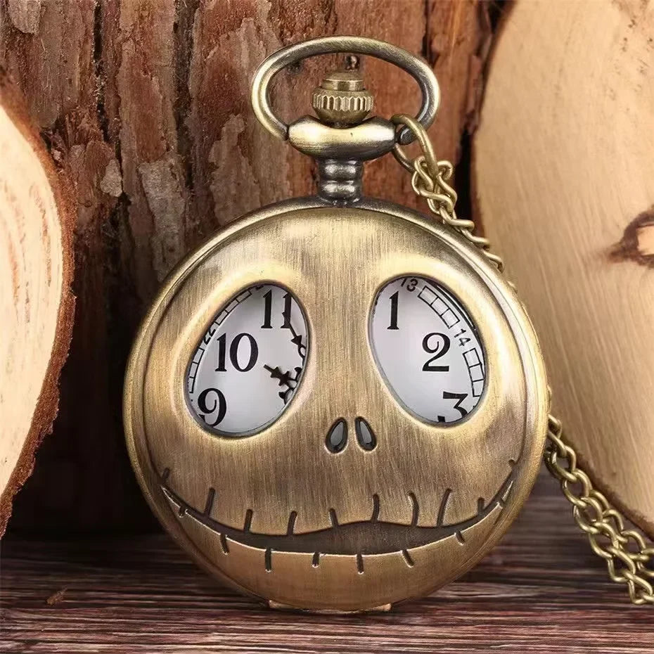 Vintage-Anhängeruhr mit Totenkopf-Design und augenförmigen Zifferblattfenstern