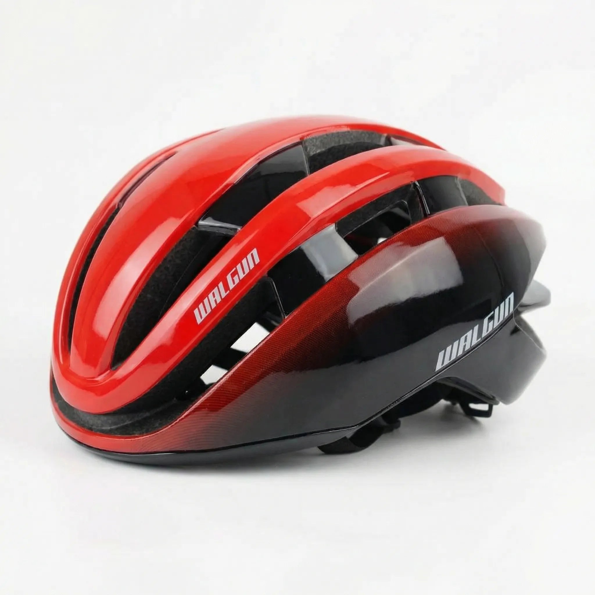 Aerodynamischer Rennradhelm mit Belüftung und verstellbarem Haltesystem