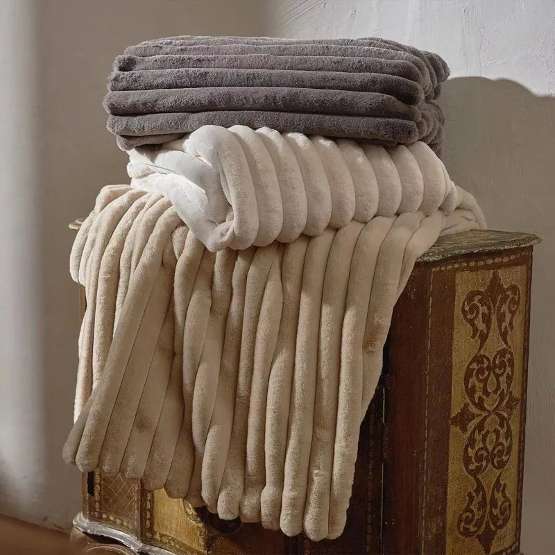 Plüsch-Wurfdecke gerippte Textur weich warm