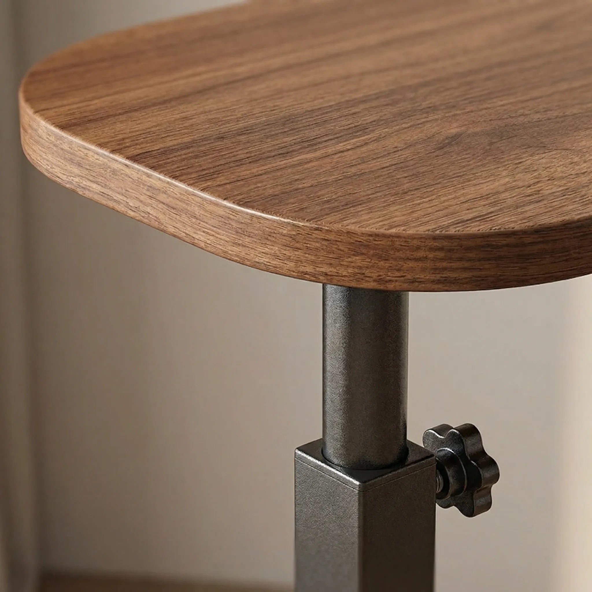 Verstellbarer Beistelltisch klappbar oval Arbeitsfläche stabile Basis
