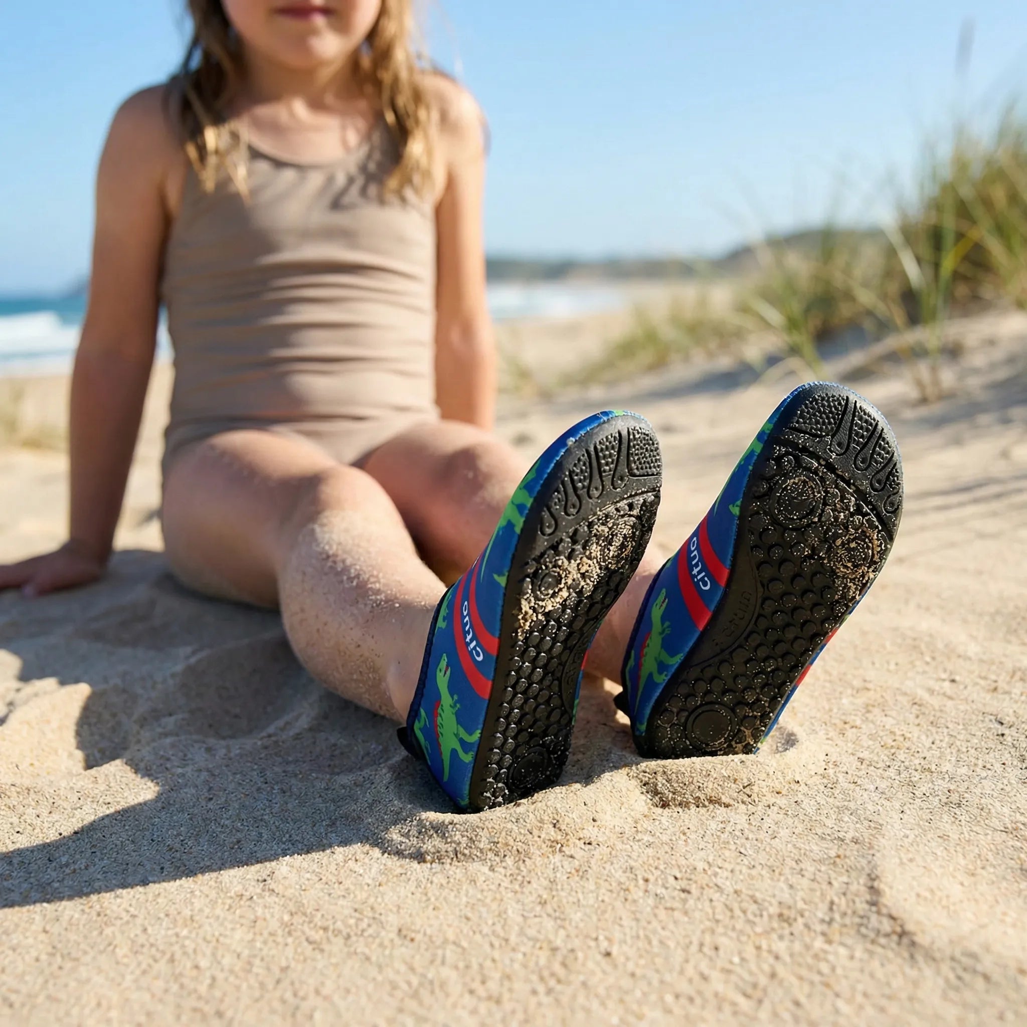 Kinderwasserschuhe leicht rutschfest bunte Designs Strand Pool