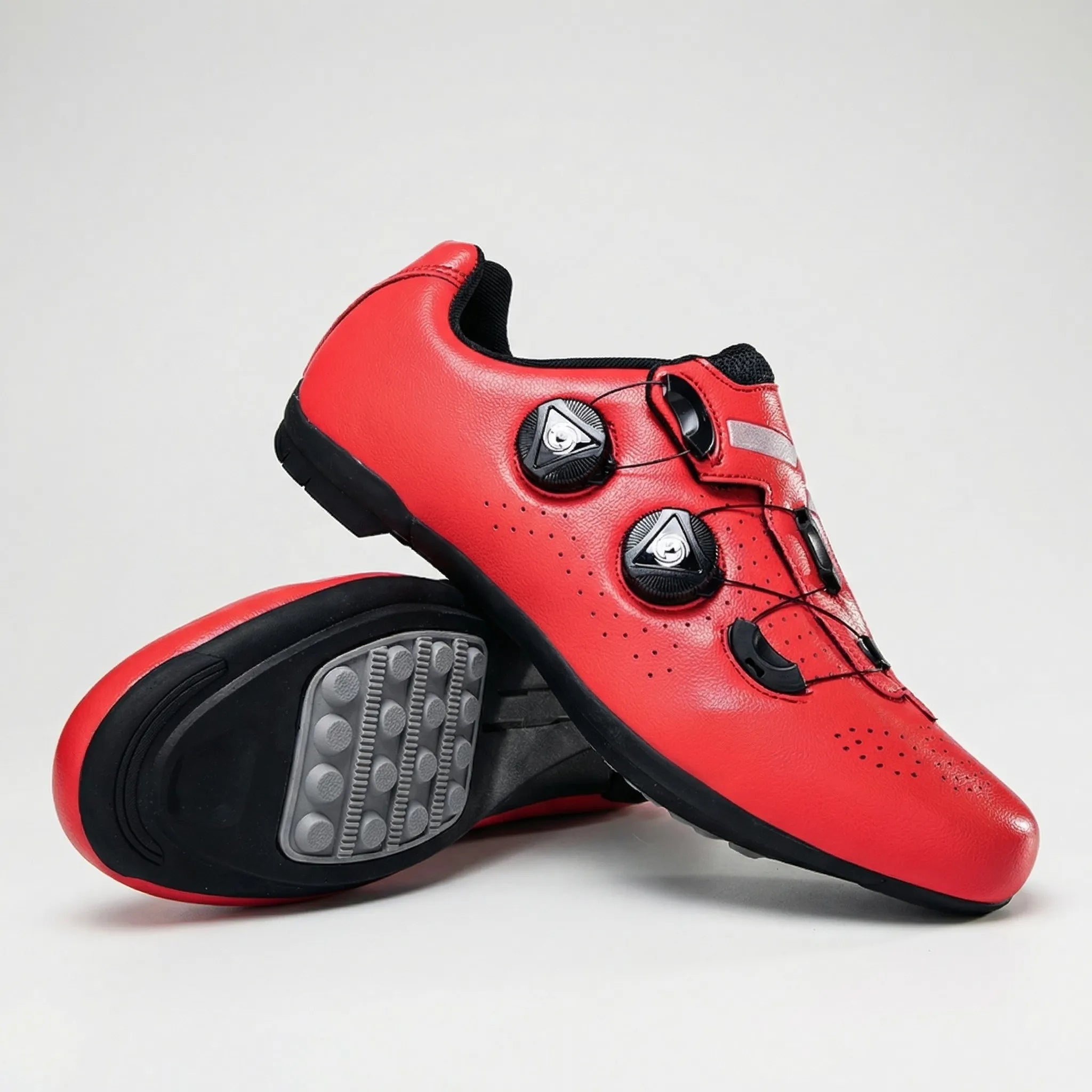 Selbstverriegelnder Radschuh mit Doppel-Dial-Verschluss und reflektierendem Streifen