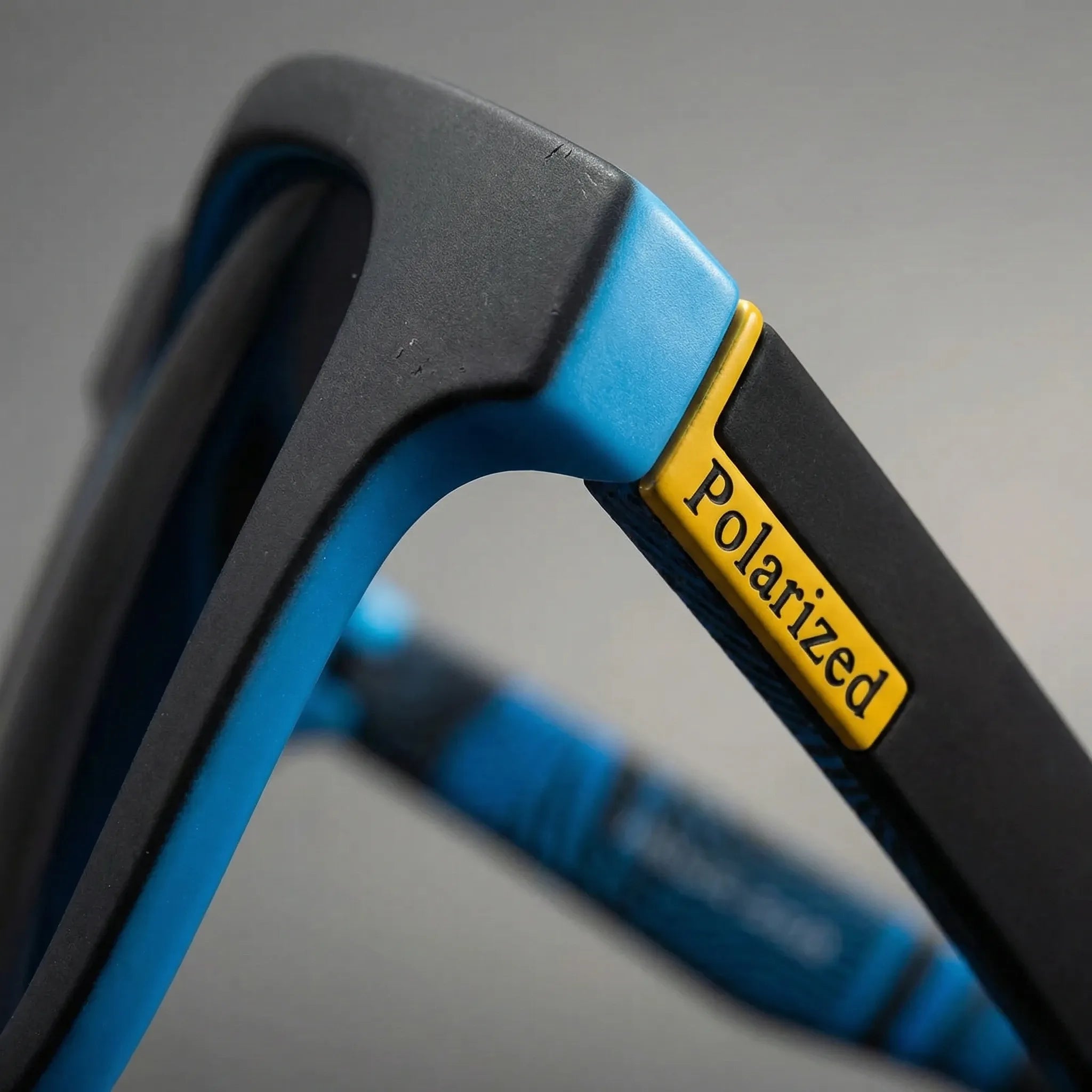 Quadratische polarisierte Sonnenbrille mit UV400-Schutz und leichtem PC-Gestell