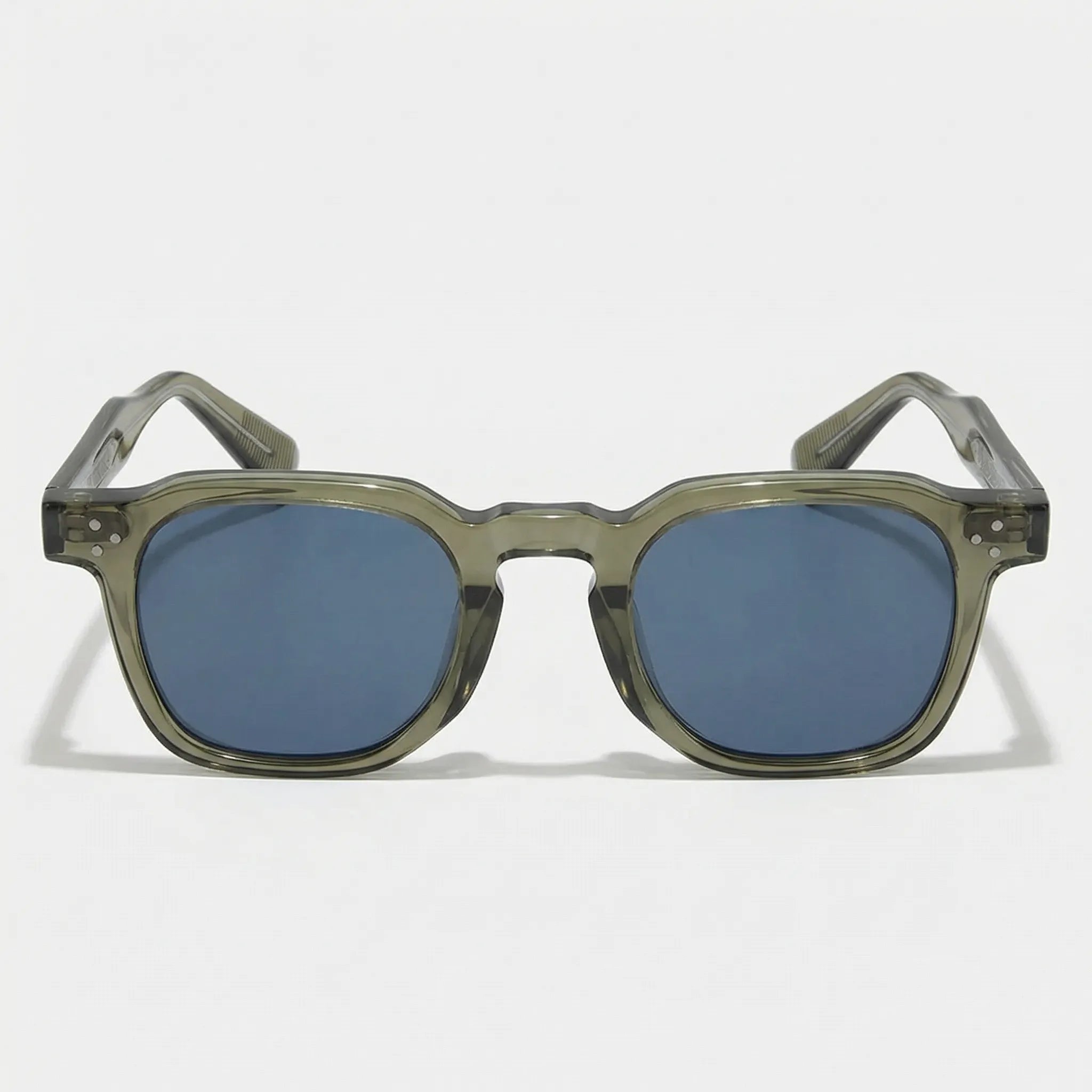 Kleine quadratische Sonnenbrille mit Nietdetails und kompaktem Rahmen