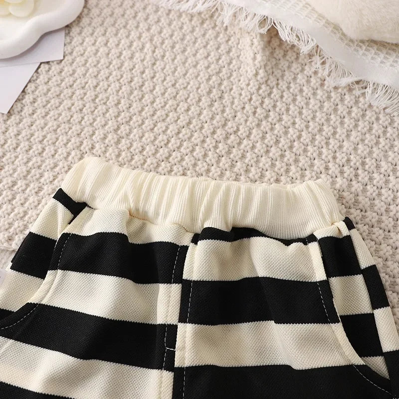 Kinder Sommer Set gestreiftes T-Shirt und Shorts mit Bärchen-Stickerei