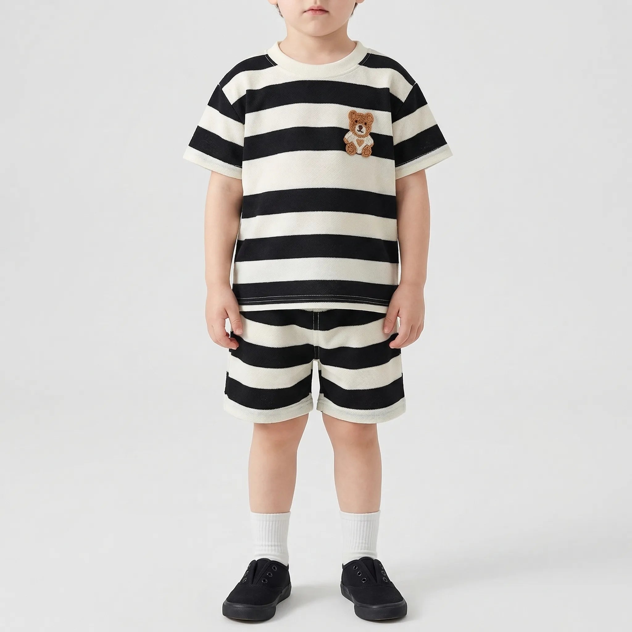 Kinder Sommer Set gestreiftes T-Shirt und Shorts mit Bärchen-Stickerei