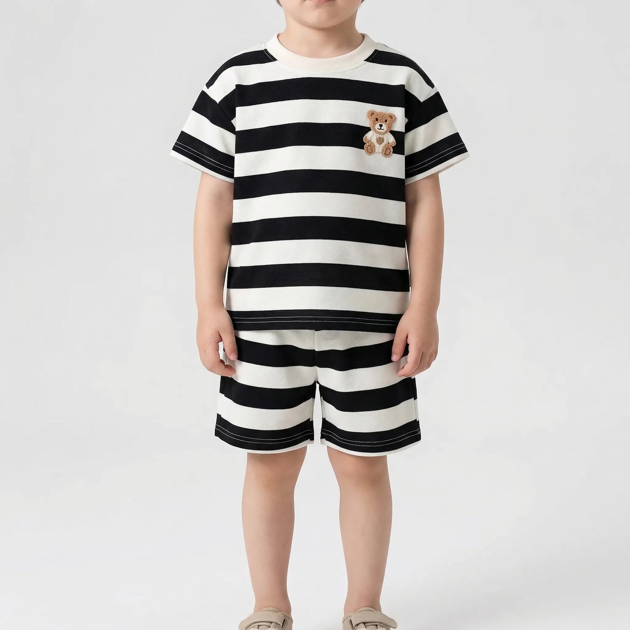 Kinder Sommer Set gestreiftes T-Shirt und Shorts mit Bärchen-Stickerei