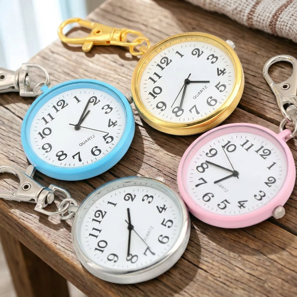 Kompakte Schlüsselanhänger-Taschenuhr mit Quarzwerk und großem Zifferblatt