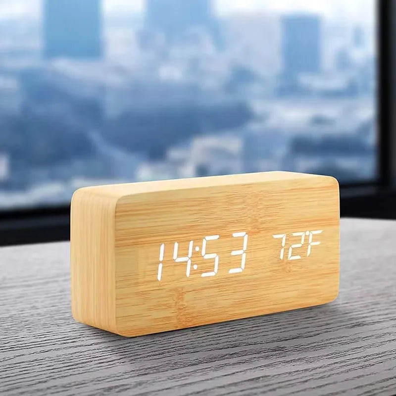 Holz-LED-Wecker mit digitaler Anzeige für Zeit und Temperatur