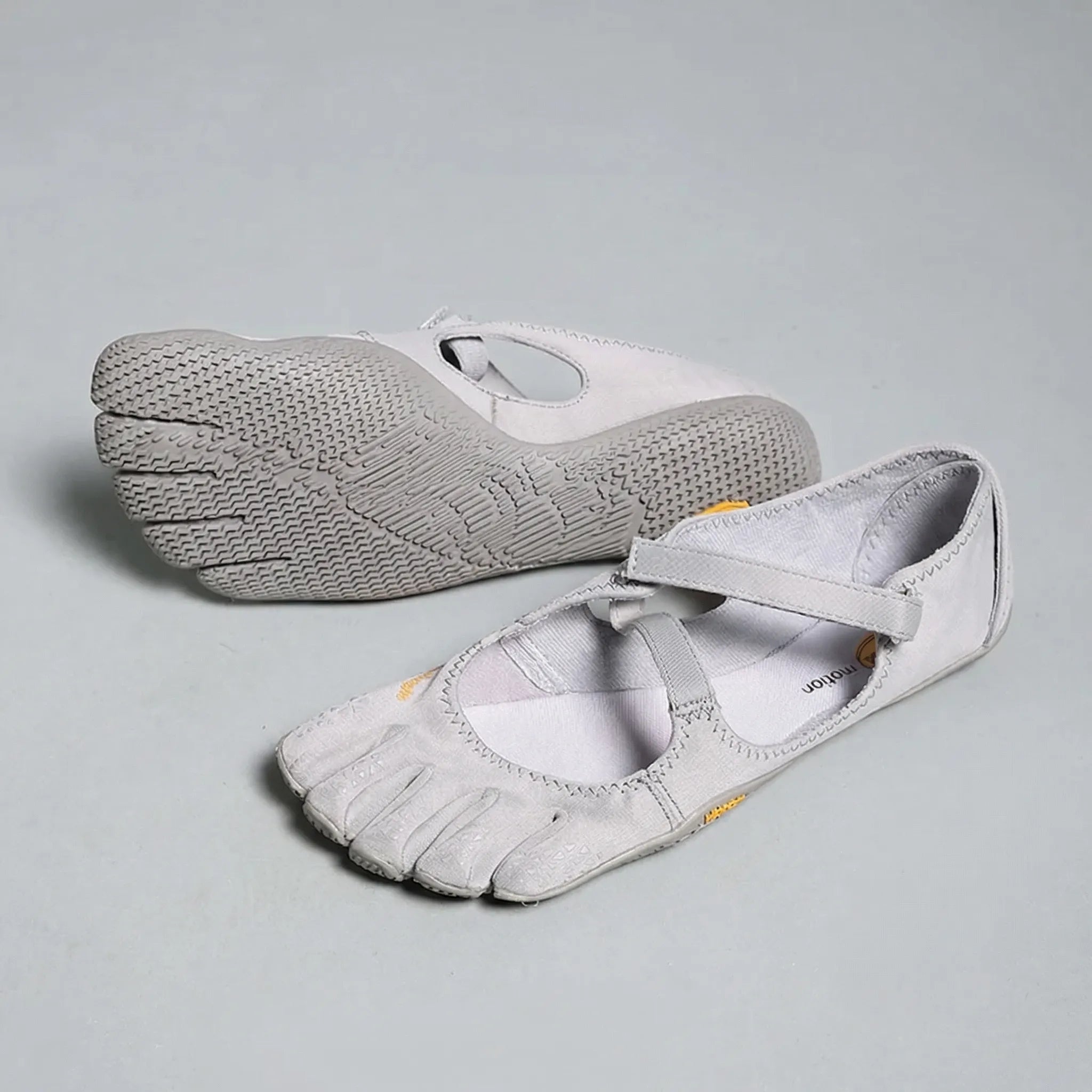Fünf-Zehen-Minimalisten-Flachschuh mit Schlaufe und schnelltrocknender Sohle