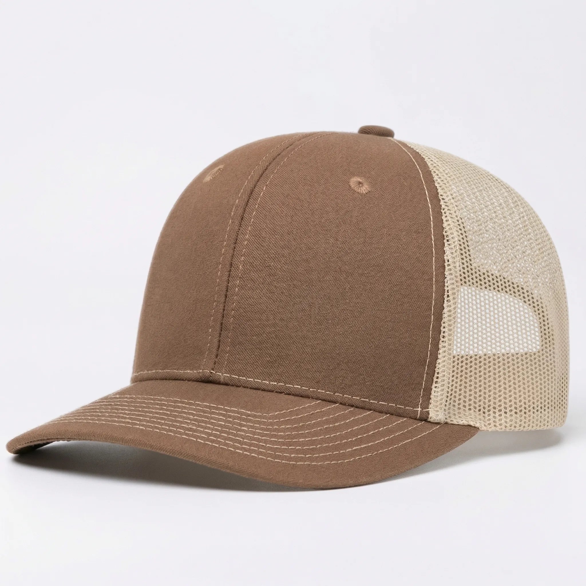 Unisex Trucker Cap mit gebogener Krempe und atmungsaktivem Mesh