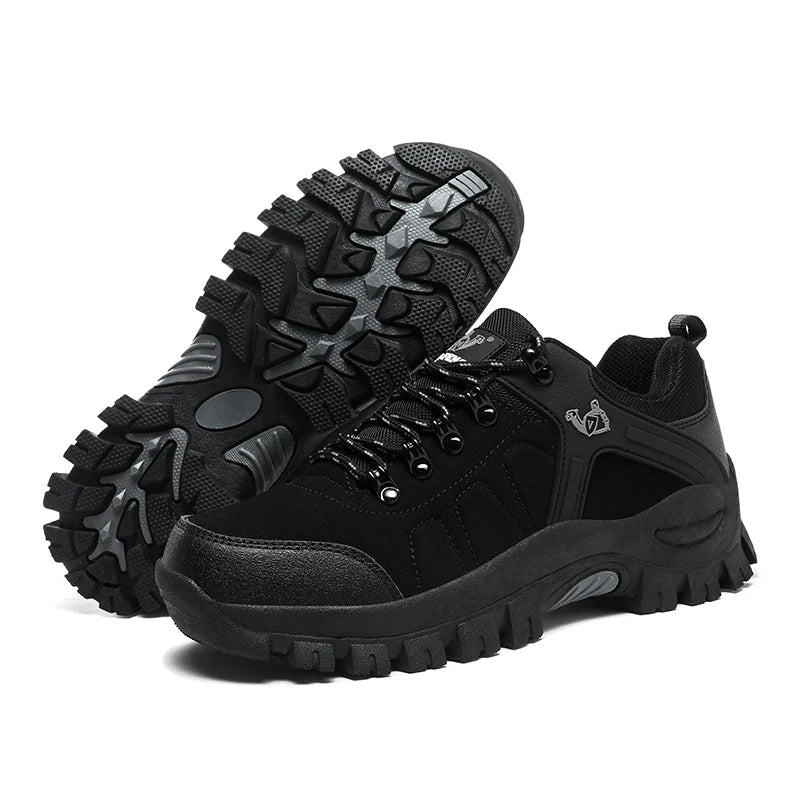 Wanderschuhe mit rutschfester Sohle und verstärkter Zehenkappe