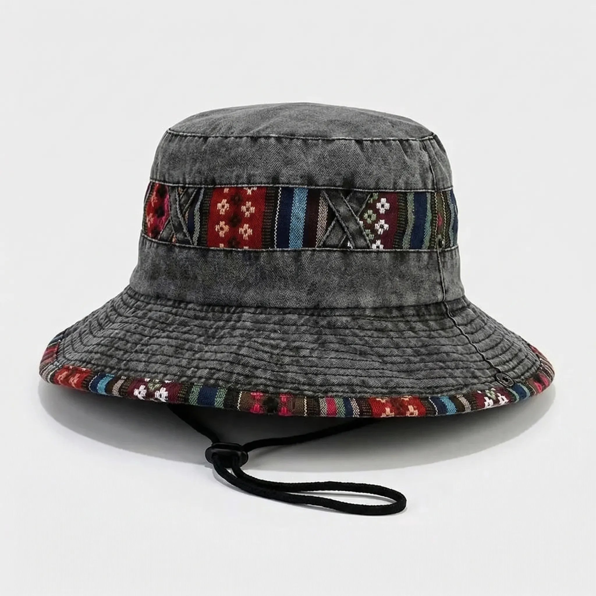 Breitkrempiger Outdoor-Bucket-Hat mit Boho-Webband und verstellbarem Kinnband